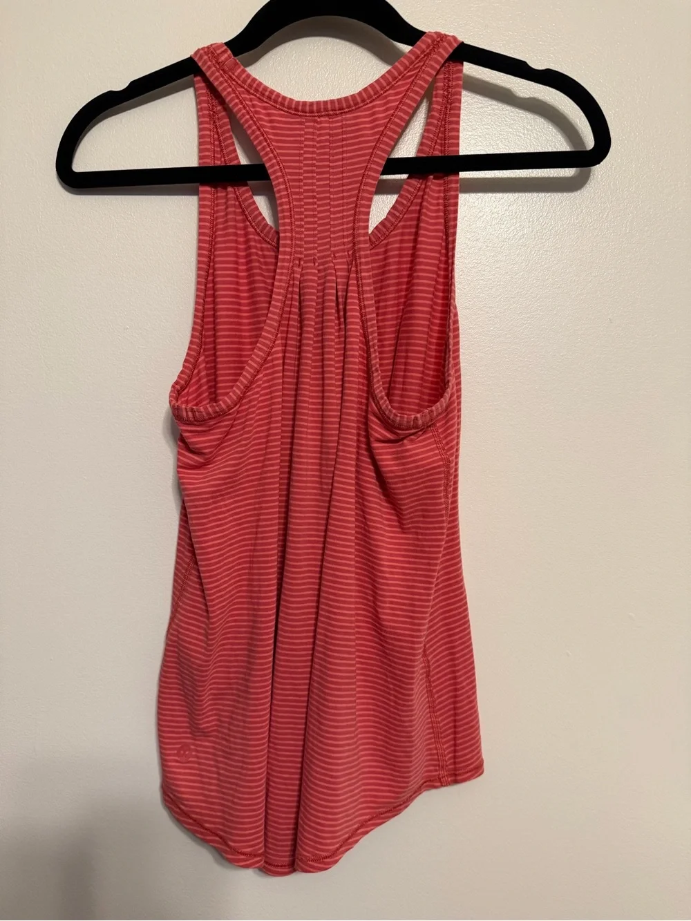 Lululemon Yogi Everyday Tank Best for Sz 6 HHFL  Hyper Stripe Fireside Red